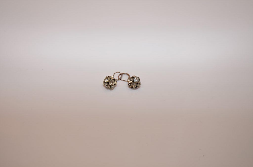 Diamond Earrings - Diamond Earring Loans - Oro Express Mesa Pawn and Gold