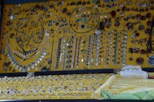 We buy old jewelry and put cash in your hands quickly!  Oro Express Mesa Pawn and Gold