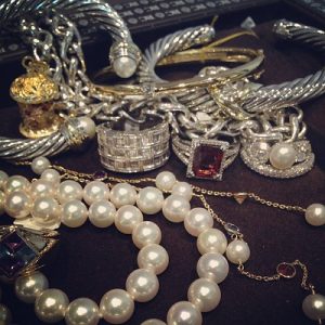 Sell Old Jewelry for cash at Oro Express Mesa Pawn & Gold